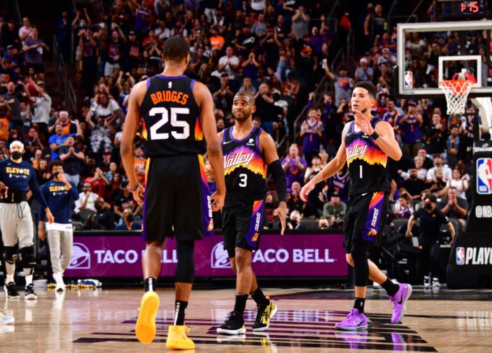 边的队员发 边的队员发